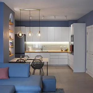 vibrant-apartment.hotels-in-tirana.com/